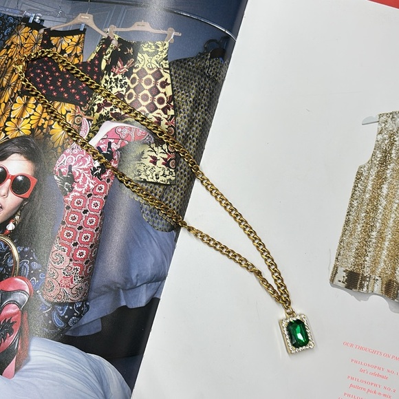 Deli Luxe Gold-Plated Necklace with Emerald Green Gemstone Pendant - Picture 1 of 5